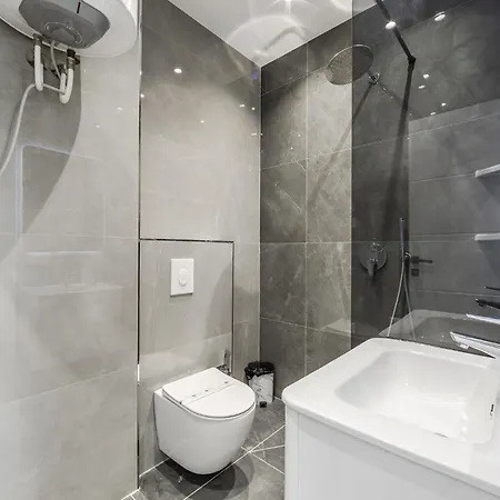 Infinity Beachfront By Ps Apartament *