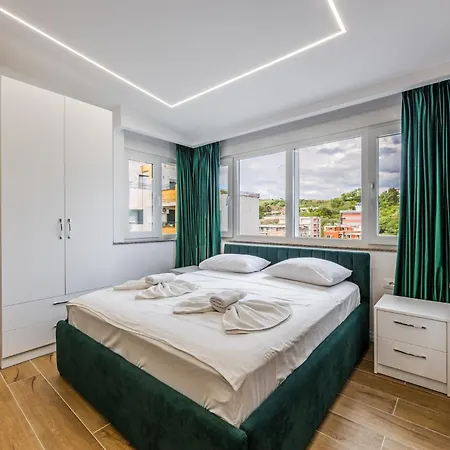 Infinity Beachfront By Ps Apartment *