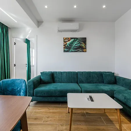 Infinity Beachfront Suites By Premium Selection Дуррес