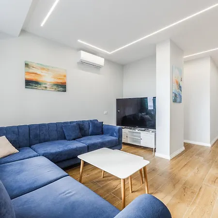 Infinity Beachfront By Ps Apartman Durrës