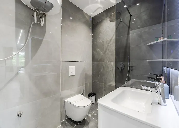 Infinity Beachfront By Ps شقة *